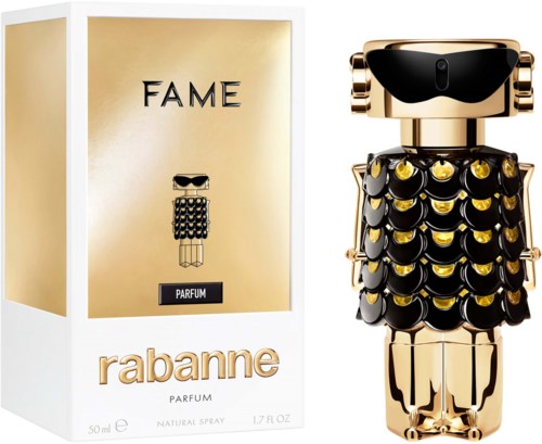 Een parfumfles in robotvorm met goud en zwart, naast een gouden doos met 'FAME' en 'Rabanne'.