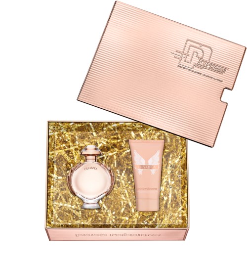 Ett parfympresentset med flaska och kräm i rosa förpackning, i en glittrande guldad box.