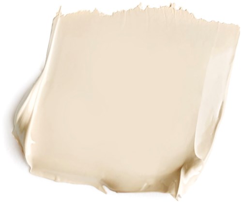 En stor, slät och trasig bit av papper eller material med ojämna kanter.