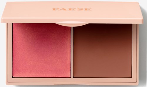 En sminkepalett med rosa og brune nyanser i en lys rosa eske.