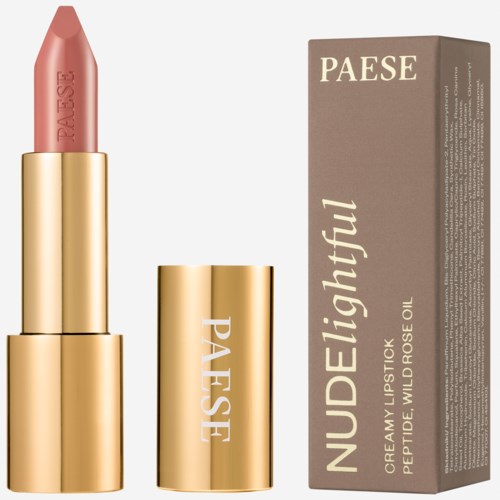 Ein Lippenstift mit Goldhülse, rosa Farbton, und eine Schachtel mit 'PAESE NUDElightful' und 'CREAMY LIPSTICK PEPTIDE, WILD ROSE OIL'.