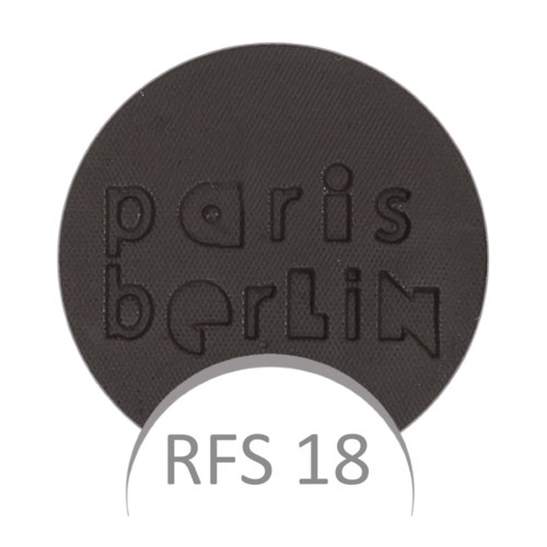 Czarna okrągła naszywka z napisem "paris" i "berlin" w stylizowanym tekście, poniżej "RFS 18".
