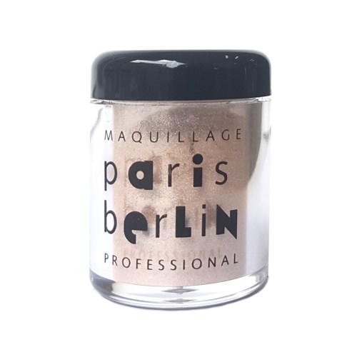 Läpinäkyvä pullo, jossa musta kansi, merkinnät 'Paris Berlin Professional' ja 'Maquillage'.