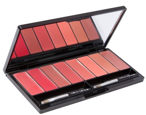 En makeup-palette med tolv nyanser av rosa och rött, och en liten borste i det svarta caset.