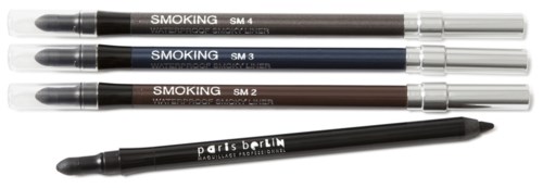 Fyra färgade märkpennor märkte SM 4, SM 3, SM 2 och en Paris Berlin, alla ordnade i rad.
