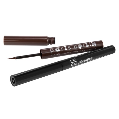 To concealer-penn, en brun med spiss, en svart med rund spiss, brukt til sminke.