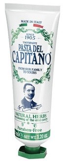 Eine Tube mit Zahnpasta namens Pasta del Capitano, mit einem Bild eines Mannes, hergestellt in Italien, und natürlichen Kräutern.