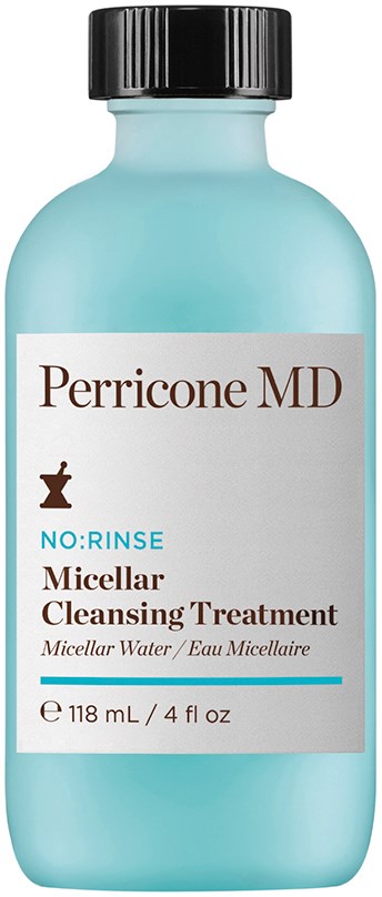 En liten blå flaska med svart lock märkt Perricone MD Micellar Cleansing Treatment. Den innehåller 118 ml.