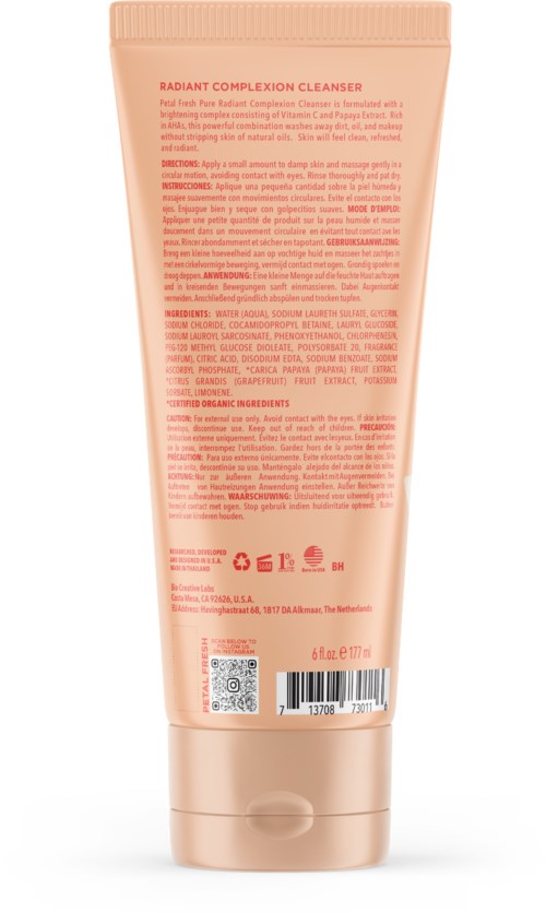 Ein rosa Tube mit Hautpflegeprodukt mit Text, Inhaltsstoffen und Barcode, gekennzeichnet als Radiant Complexion Cleanser.