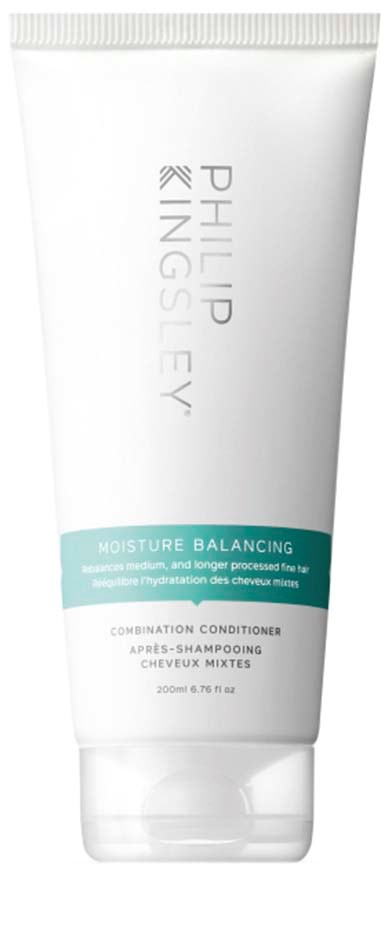En hvit tube med Philip Kingsley Moisture Balancing balsam, med blågrønn og hvit etikett, står opp.
