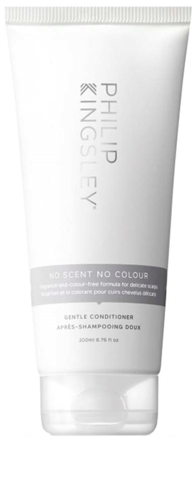 En hvit tube med Philip Kingsley sjampo med grå etikett, som sier "No Scent No Colour" og "Gentle Conditioner."