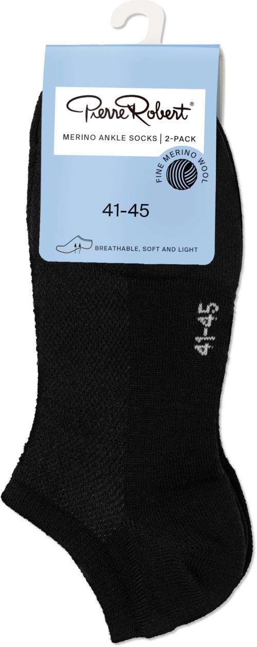 Black ankle socks with size 41-45 label and Pierre Robert branding packaging.