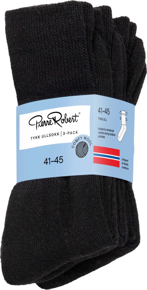 Ett paket med tre svarta strumpor märkt med storlek 41-45 och norsk flagga. Märket har Pierre Robert.