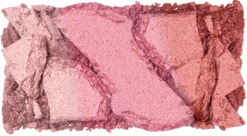 Knuste lyserøde og brune makeuppudder i stykker på hvid baggrund.