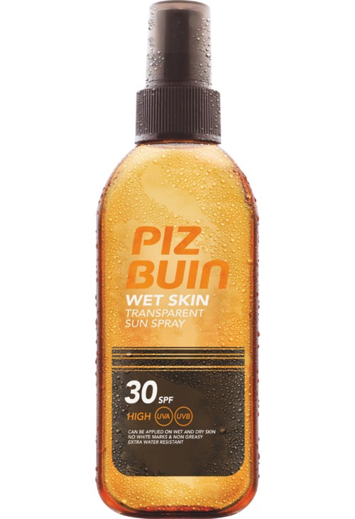 En liten sprayflaska med orange vätska, märkt 'PIZ BUIN Wet Skin,' SPF 30, vattentät, för solskydd.