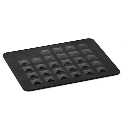 En sort non-stick bageplade med små pyramideformede indrykk til bagning af godbidder eller chokolade.