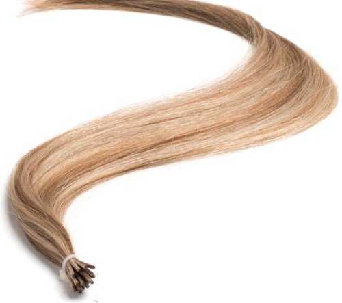 En blond hårförlängning med lockigt ända på en vit bakgrund.