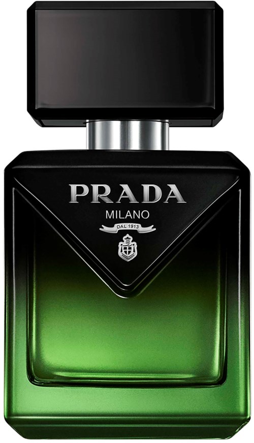 Butelka perfum Prada Milano z czarnym korkiem, zielonkawym szkłem i srebrnymi akcentami na etykiecie.