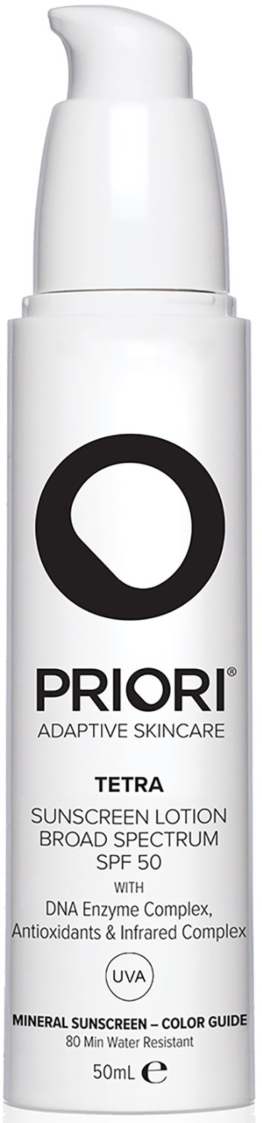 En hvit flaske med pumpe merket Priori Tetra Sunscreen Lotion SPF 50, laget for hudpleie.