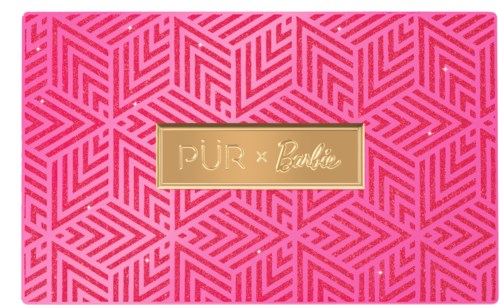 Ljusrosa mönstrad låda med ett guldklistermärke som säger PÜR x Barbie.