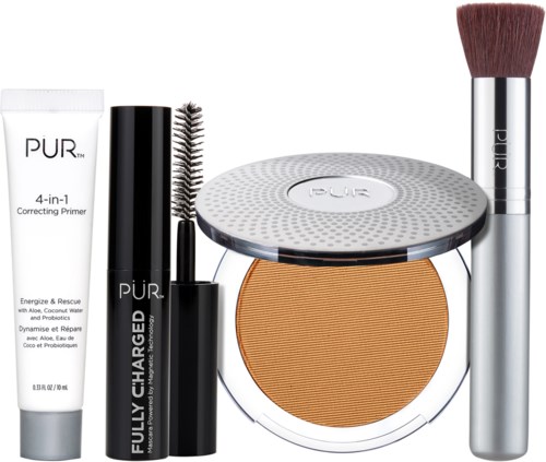 Visade makeup-verktyg: primer, mascara, kompaktpuder, rougeborste och pressat puder.