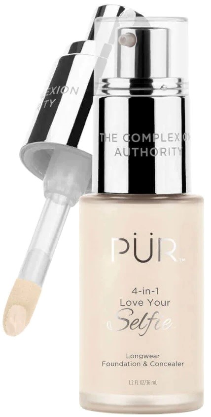 En foundationflaske med pump, klar top og etiket med teksten 'PUR 4-in-1 Love Your Selfie'.