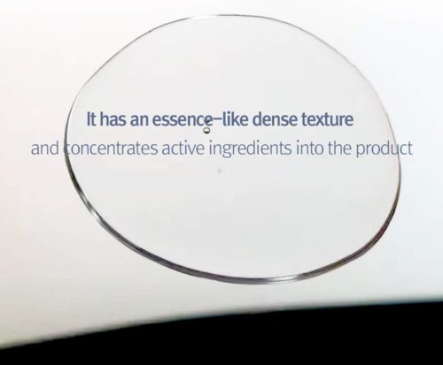 Tekst om en tett, essenslignende tekstur som konsentrerer aktive ingredienser i produktet.