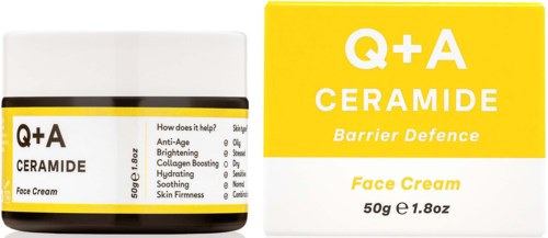 En vit burk och gul box av Q+A Ceramide Barrier Defence Face Cream, 50 g.