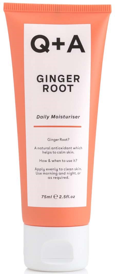 En lys rosa tube merket 'Q+A Ginger Root Daily Moisturiser' med bruksanvisning.