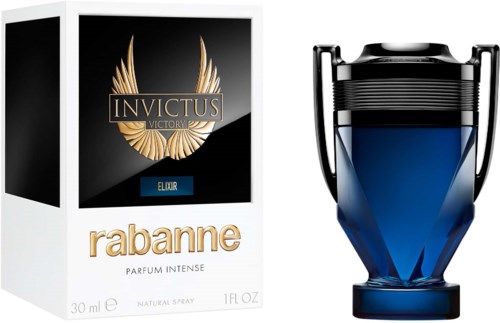 En parfume flakon i blå og sort ved siden af emballagen med guld- og sort design og teksten Invictus Victory.