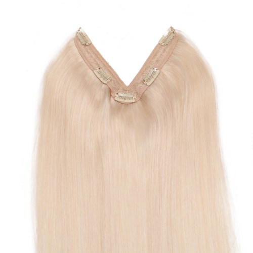 En lys blond parykk med klips øverst for feste.