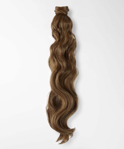 Een lange, golvende bruine haarverlenging gebonden bovenaan. Het lijkt zacht en glanzend.