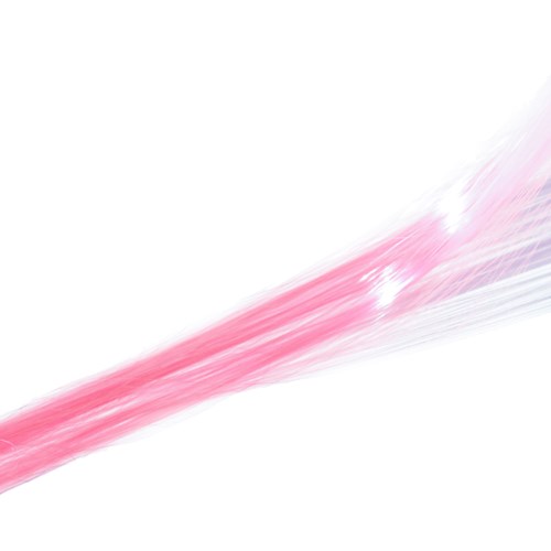 Ljusrosa och vita streck bildar en abstrakt flytande design på vit bakgrund.