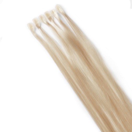 Fem blonder hårförlängningar, raka och glänsande, placerade på en vit bakgrund.