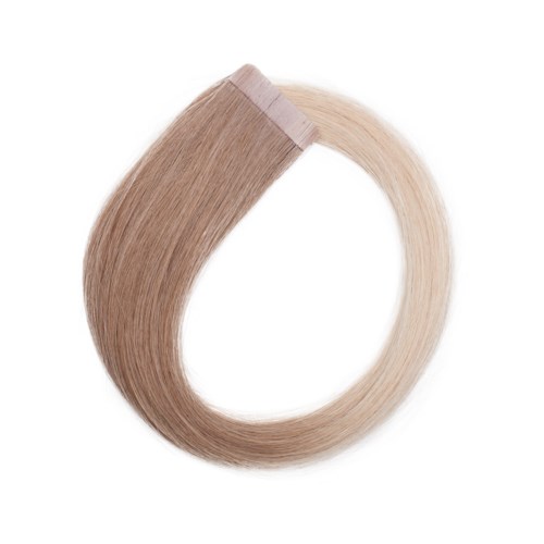 En clip, der holder to hårfarver i et cirkulært hårforlængelse. Den ene side er lysbrun, den anden platinblond.
