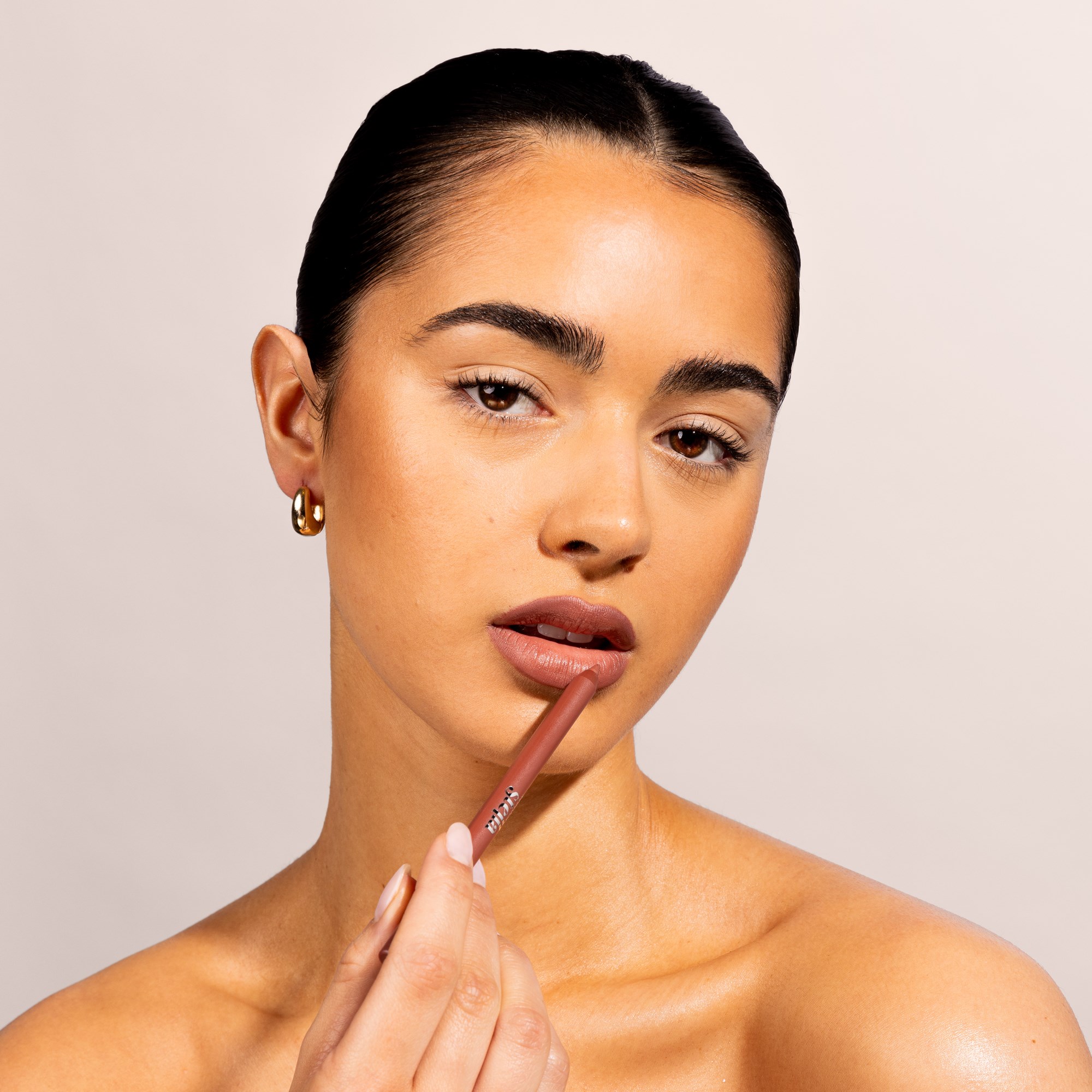 Rebecca Stella Lip Pout Lip Liner Hot Shot (obrázok 3)