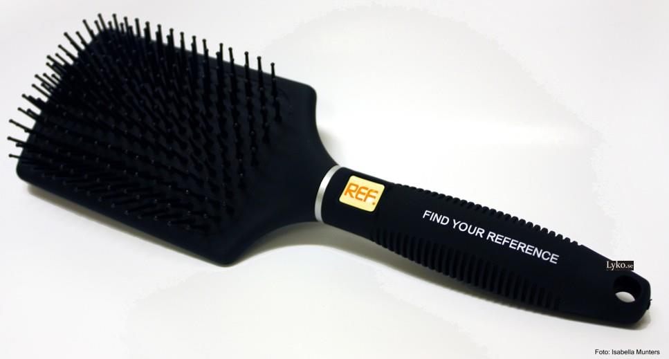 REF. Ref Paddle Brush | lyko.com