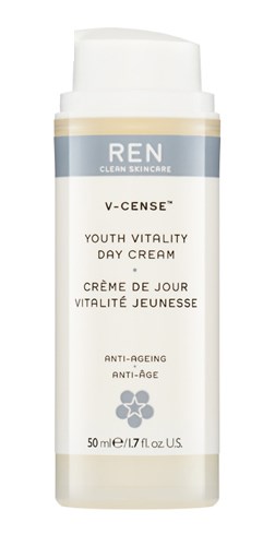 En vit flaska med dagkräm med grå etikett, kallad REN V-CENSE Youth Vitality, för anti-aging, 50 ml.