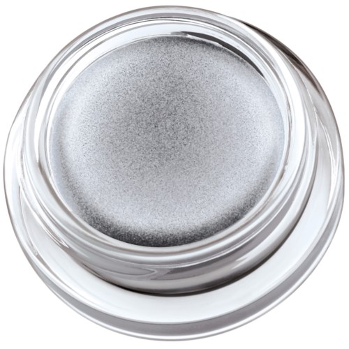 En närbild av en silvermetallic yta med ett slätt, glänsande utseende, möjligen ett lock eller behållarens ovansida.