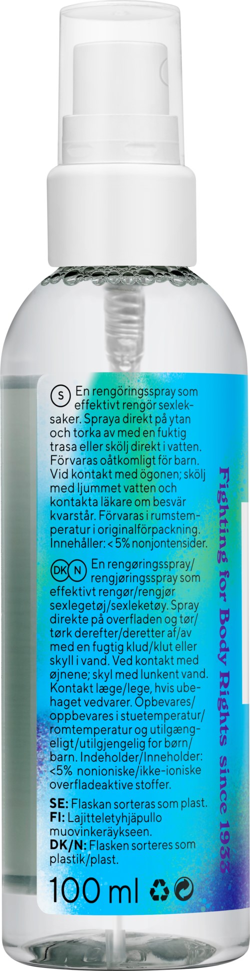 Een doorzichtige sprayfles met een wit deksel die schoonmaak- of ontsmettingsmiddel bevat.