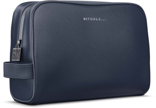 Een donkerblauwe tas met rits en handvat, genaamd "RITUALS." Het ziet er stijlvol en compact uit.