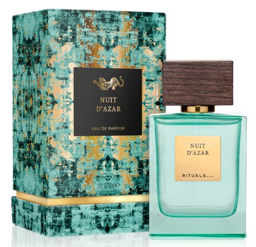 Een parfumfles en doos met een vintage-achtig, getextureerd teal-ontwerp en gouden accenten, gelabeld 'Nuit d'Azar'.