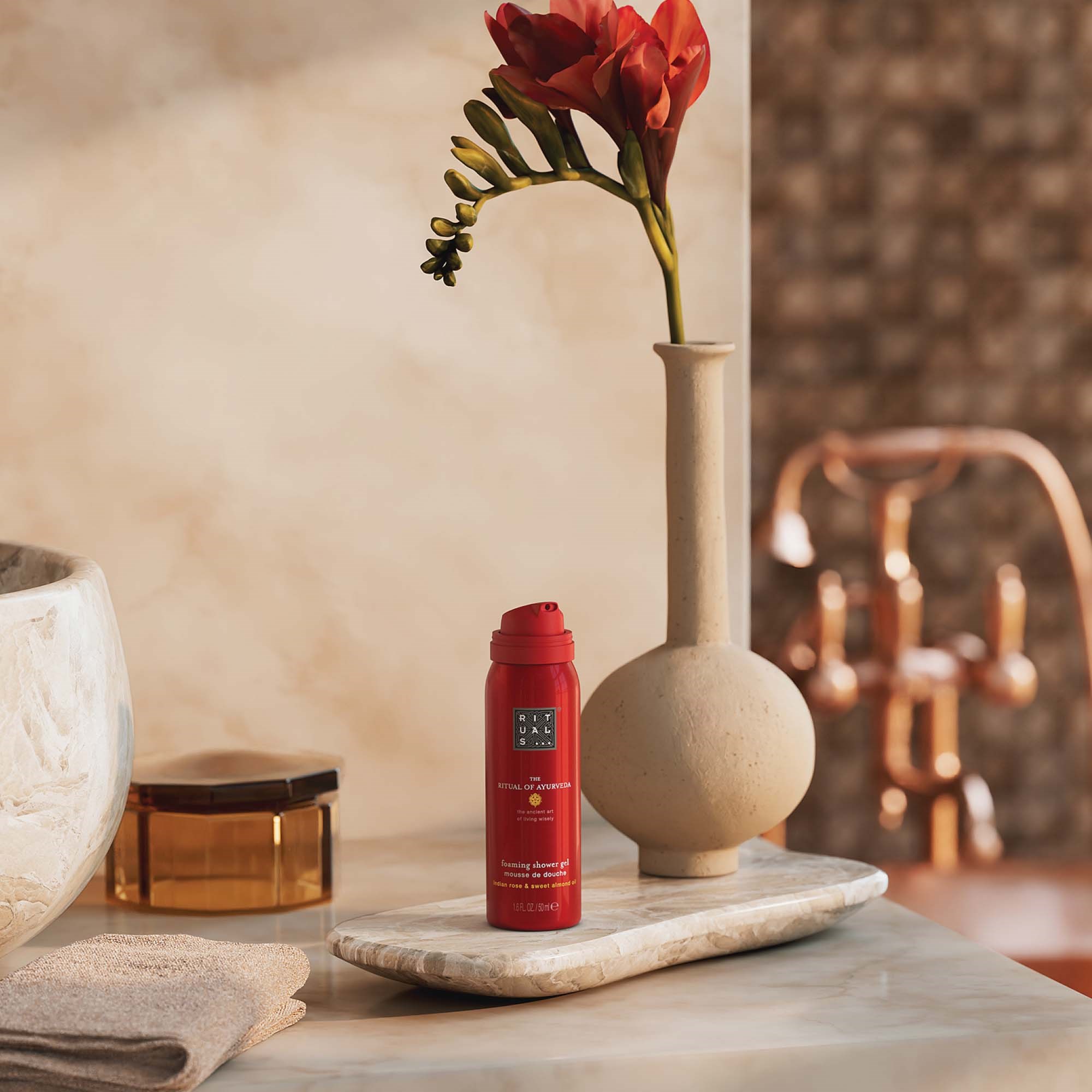 Rituals The Ritual of Ayurveda Foaming Shower Gel 50 ml (obrázok 5)
