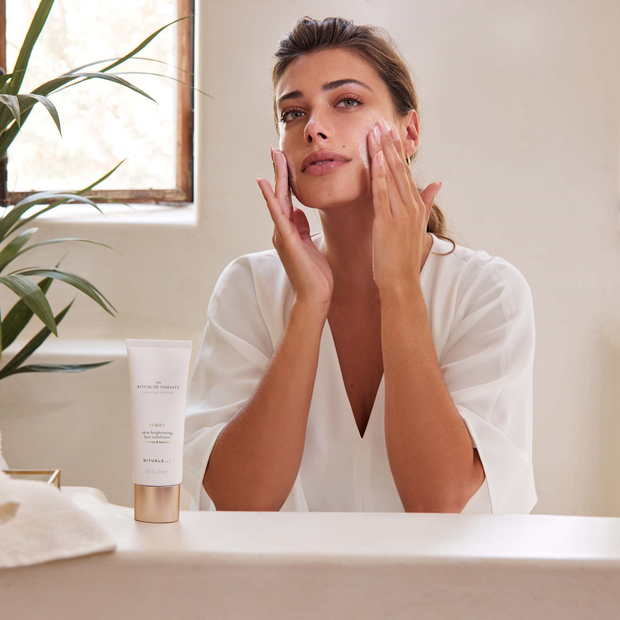 Rituals The Ritual of Namaste Skin Brightening Face Exfoliator 75 ml (obrázok 4)