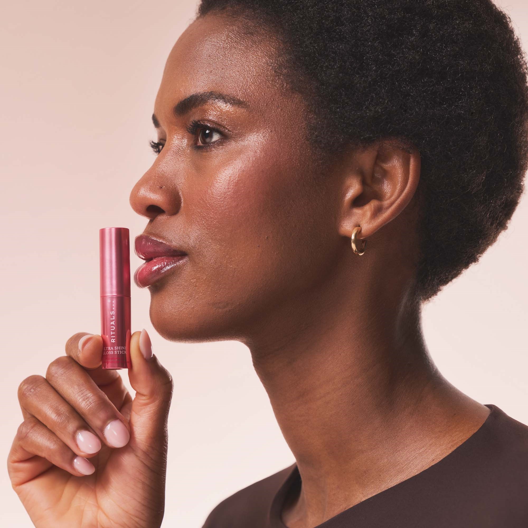 Rituals Ultra Shine Gloss Stick Cheeky (zdjęcie 6)