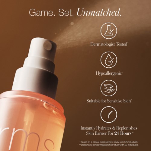 A spray bottle releases mist. Highlighted features: dermatologist tested, hypoallergenic, suitable for sensitive skin, hydrates for 24 hours.