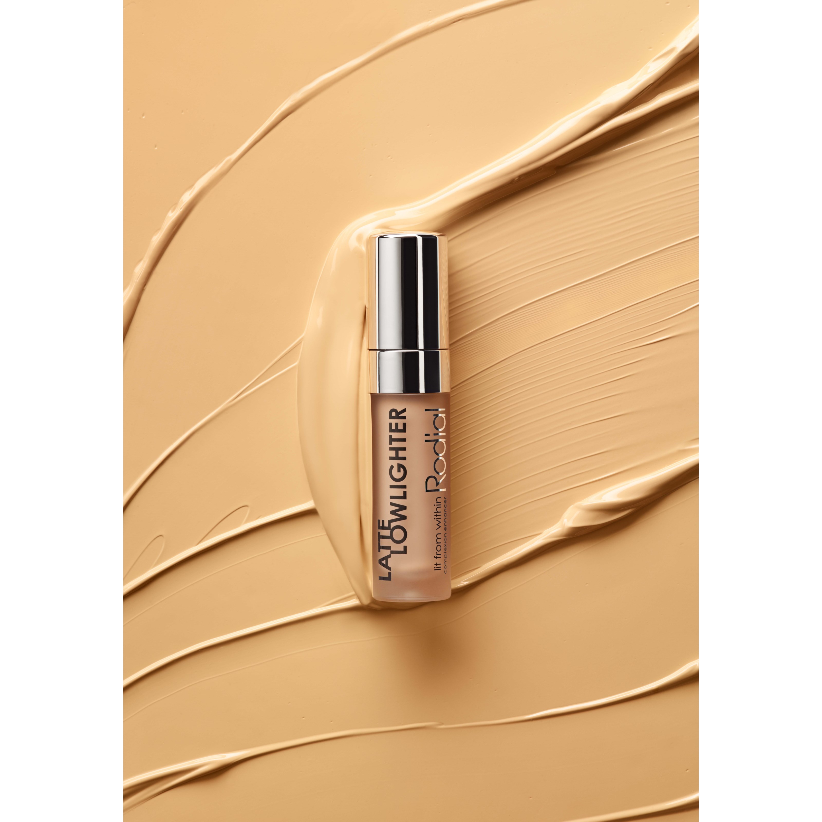 Rodial Latte Low Lighter 5,5 ml (obrázok 4)