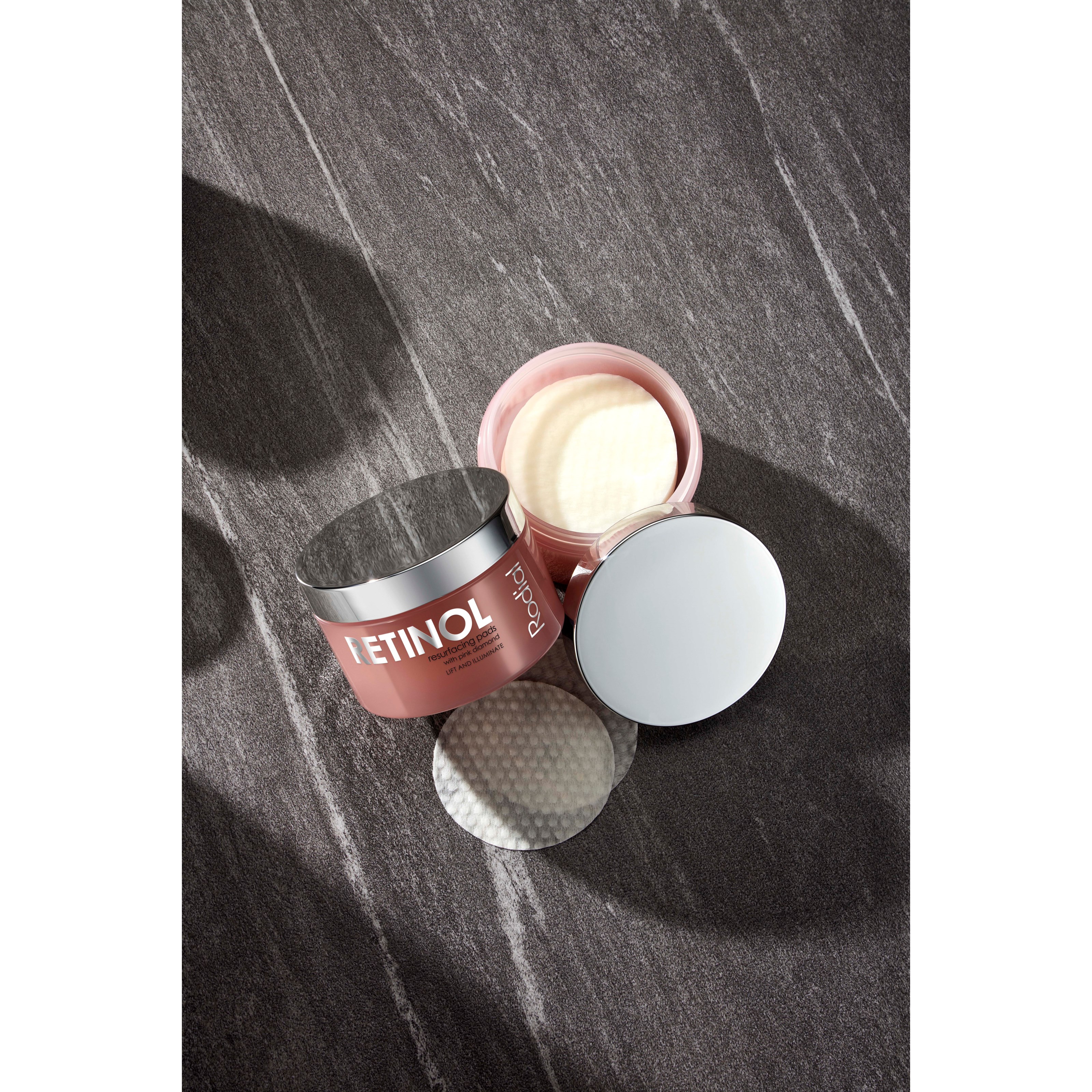 Rodial Pink Diamond Retinol Resurfacing Pads (obrázok 7)