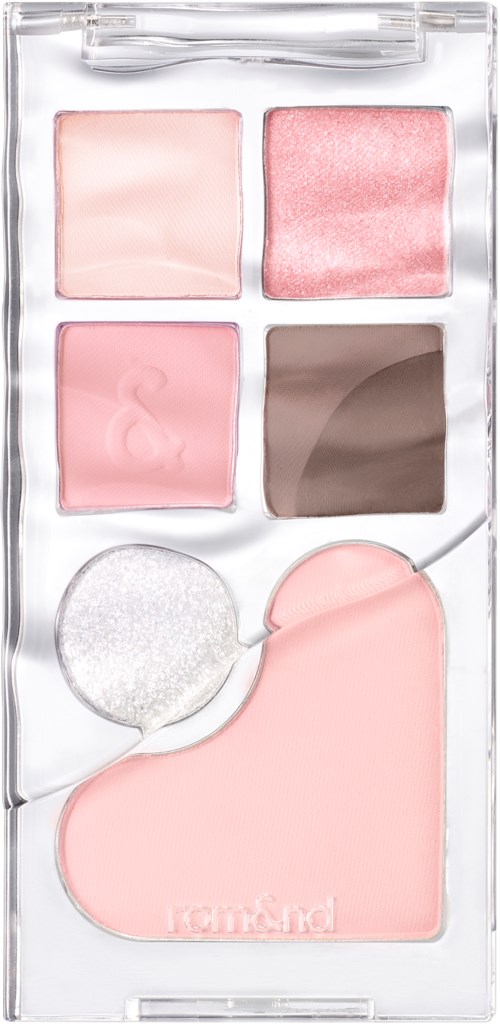 En makeup-palettes med rosa og brune nuancer, en svamp og en rosa applikator. Paletten er i et gennemsigtigt etui.