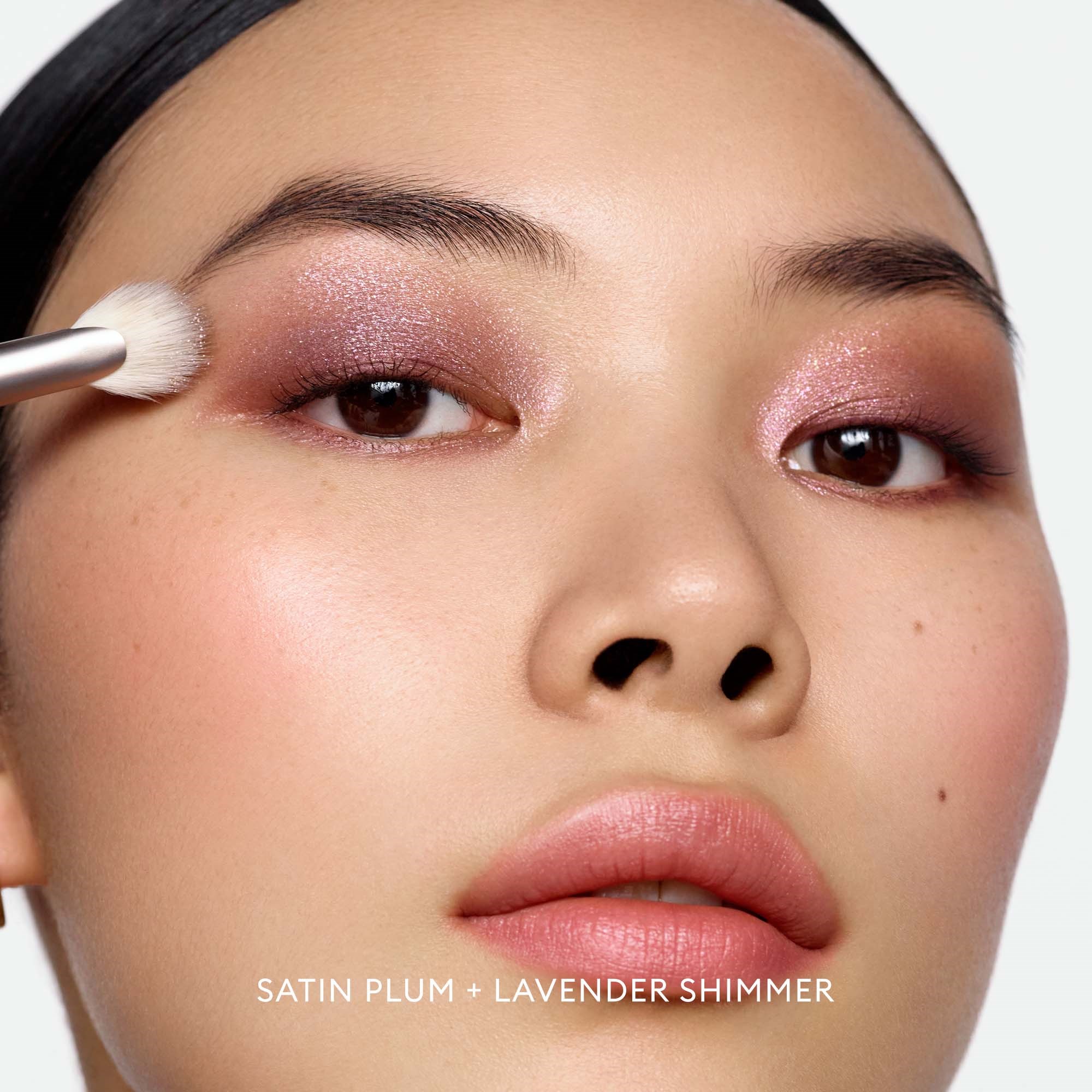 Rose Inc Satin Eyeshadow Refill Satin Plum (obrázok 7)